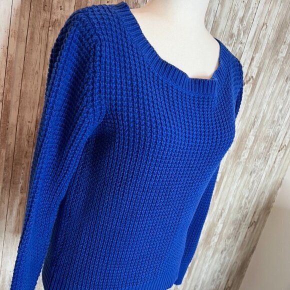Women's Joe Fresh Blue Crew Neck Sweater size Medium - Picture 2 of 4